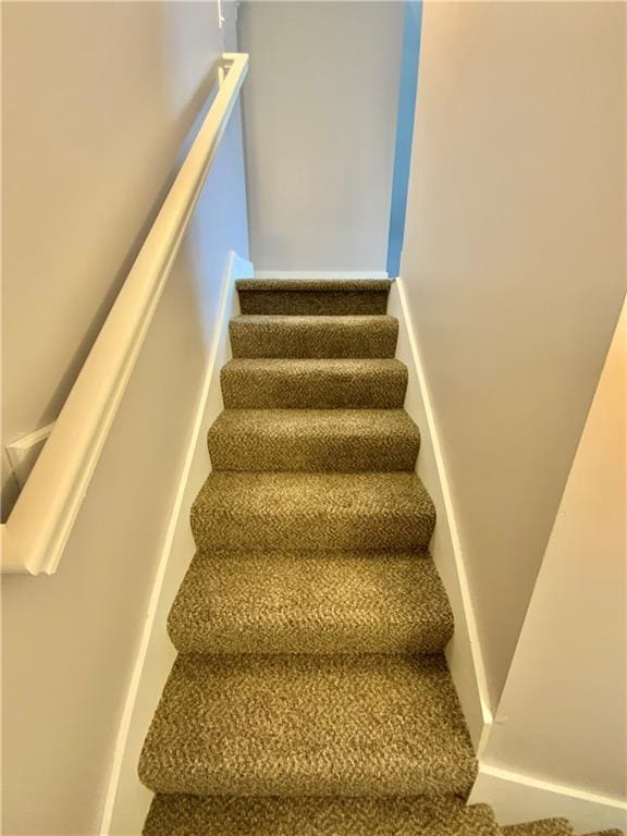 3046 N 27th St, Kansas City, KS 66104 - view of stairway
