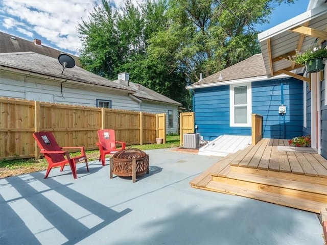 915 N 24th St, Saint Joseph, MO 64506 - view of patio / terrace with a fire pit