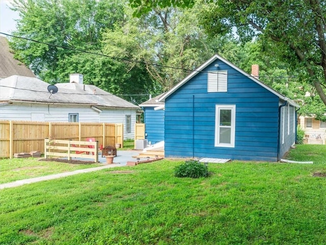 915 N 24th St, Saint Joseph, MO 64506 - back of property with a chimney
