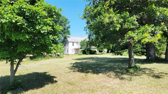 18400 Keitel Rd, Parker, KS 66072 - view of green lawn