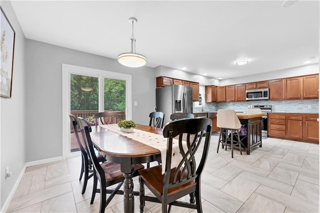 33383 Acorn Ln, Warsaw, MO 65355 - dining area with recessed lighting