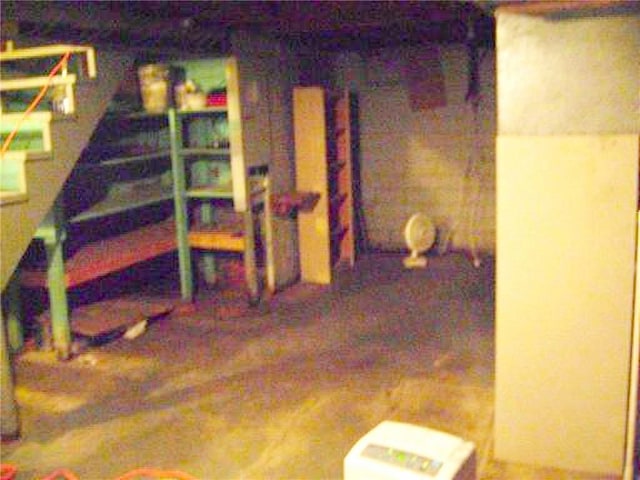 482 Fieldcrest Dr, Pittsburg, KS 66762 - view of basement