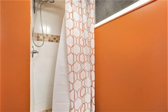 2110 N 70th Ter, Kansas City, KS 66109 - full bathroom featuring a shower with curtain