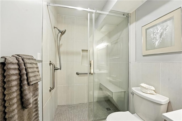 8001 Westridge Rd Unit 103, Raytown, MO 64138 - full bathroom featuring toilet and a stall shower