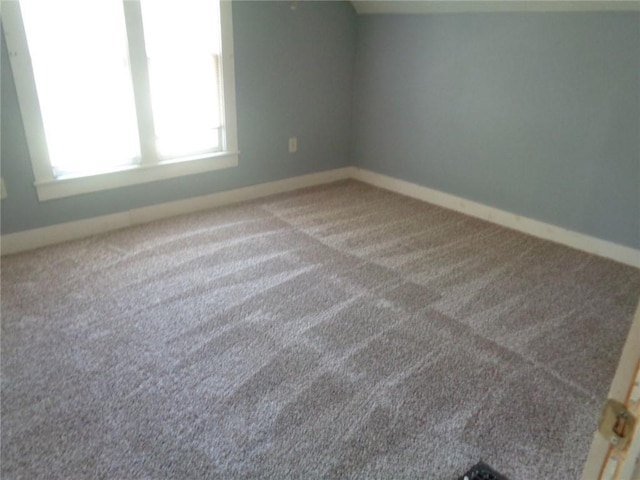 1918 S Elm St, Pittsburg, KS 66762 - unfurnished room featuring carpet floors and baseboards