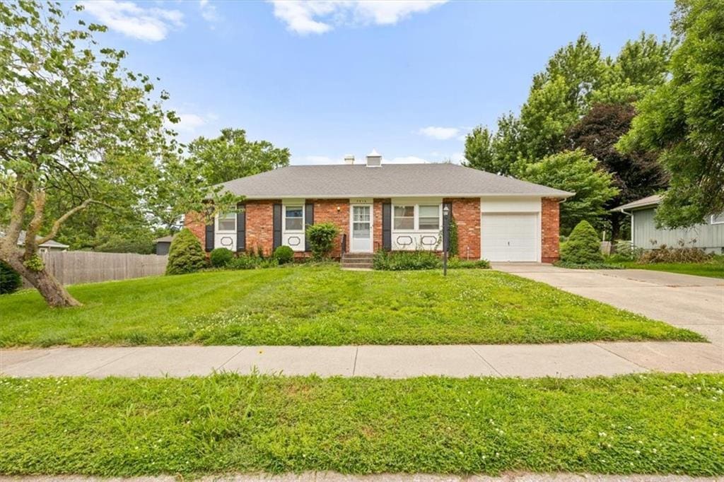 7516 N Lydia Ave, Kansas City, MO 64118 - photo 1