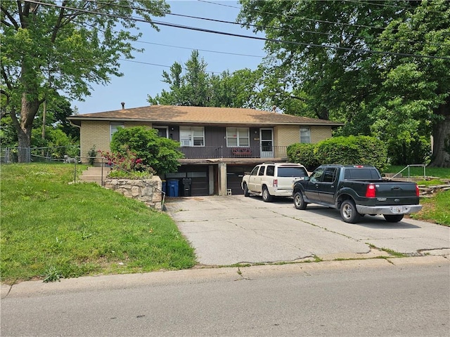 524 E Walnut St, Independence, MO 64050 - view of front of home with driveway