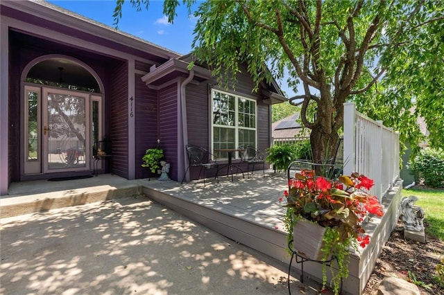 4116 NE 83rd St, Kansas City, MO 64119 - entrance to property featuring a wooden deck