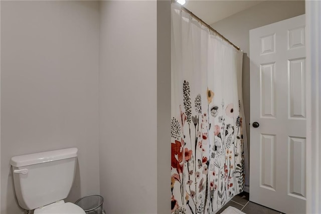 9500 N Lane Ave, Kansas City, MO 64157 - full bath with tile patterned floors and a shower with curtain
