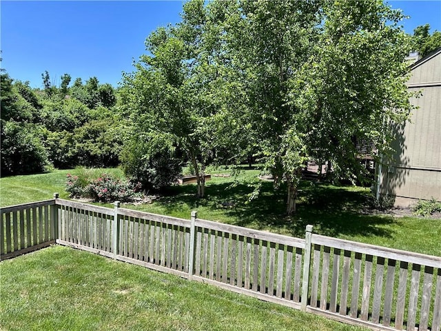 15598 S Blackfeather St, Olathe, KS 66062 - view of yard