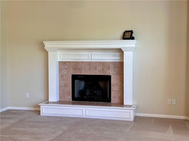 15598 S Blackfeather St, Olathe, KS 66062 - detailed view of a tile fireplace and carpet