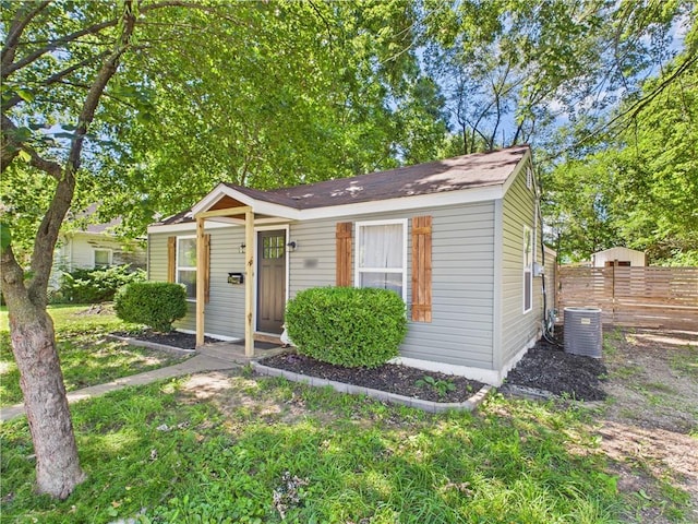 307 E 4th St, Holden, MO 64040 - view of front facade