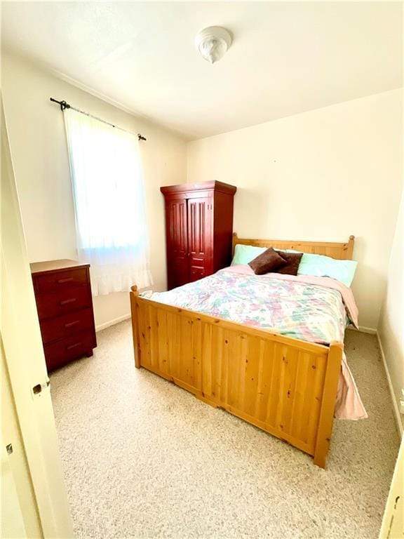 1870 N 27th St, Kansas City, KS 66104 - bedroom with baseboards