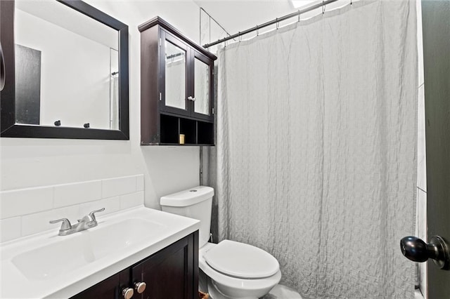 22420 W 73rd Ter, Shawnee, KS 66227 - full bath featuring backsplash and vanity