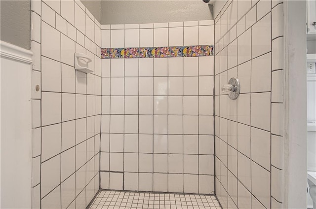 2524 Askew Ave, Kansas City, MO 64127 - bathroom with a tile shower