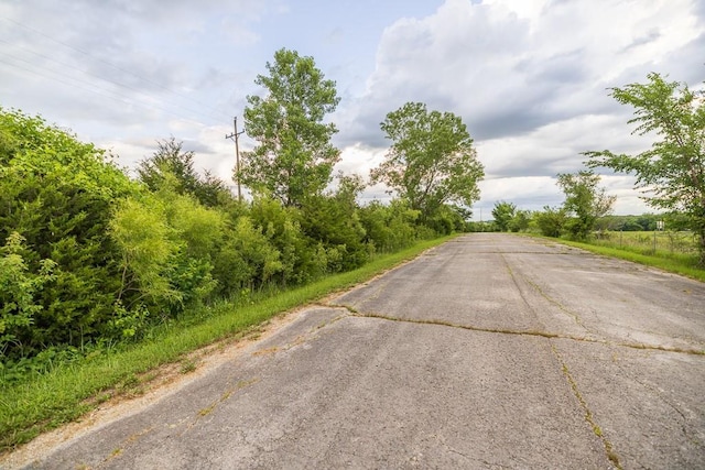 1432 E 2300th Rd, Eudora, KS 66025