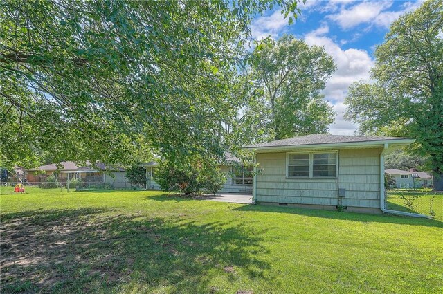 1933 N 83rd Ter, Kansas City, KS 66112 - view of yard