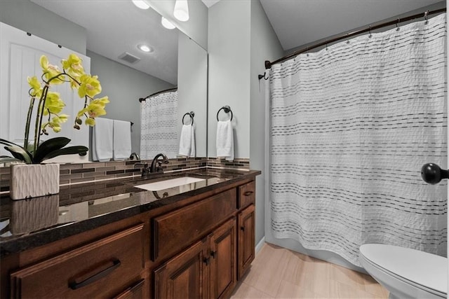 16642 W 165th St, Olathe, KS 66062 - full bath with vanity, recessed lighting, and curtained shower