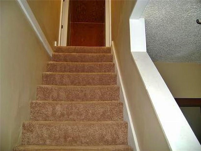 1915 S Elm St, Pittsburg, KS 66762 - view of staircase
