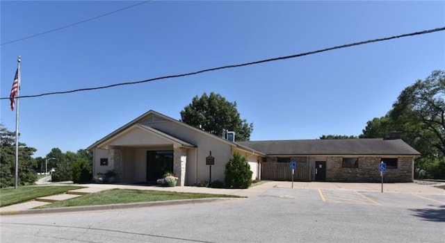 9305 NW 80th St, Weatherby Lake, MO 64152 - single story home featuring uncovered parking