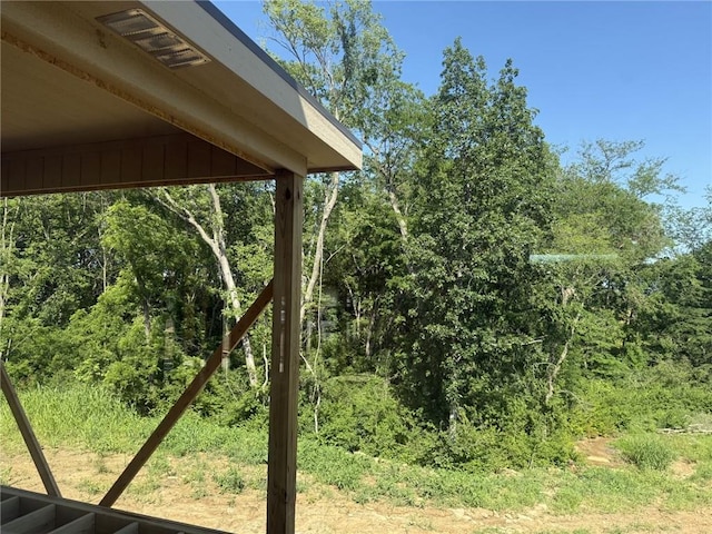 9011 N Colorado Ave, Kansas City, MO 64156 - view of yard