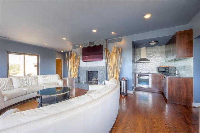 803 W 48th St Unit 404, Kansas City, MO 64112 - photo 22