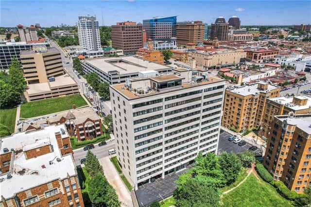 803 W 48th St Unit 404, Kansas City, MO 64112 - photo 29