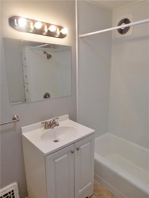 1915 S Broadway St, Pittsburg, KS 66762 - full bath with vanity and shower / tub combination