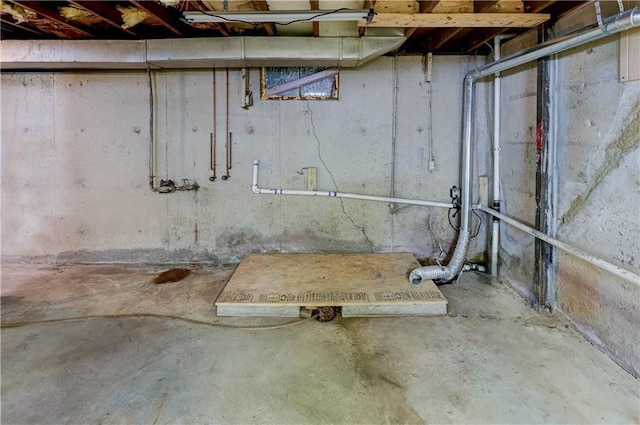 1700 S Pearl St, Independence, MO 64055 - view of unfinished below grade area