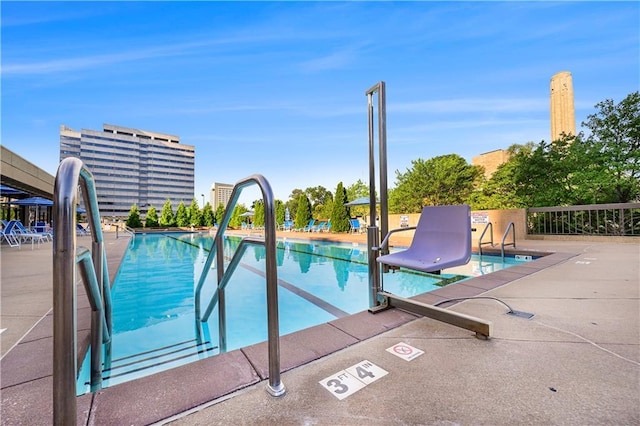 2525 Main St Unit 305, Kansas City, MO 64108 - community pool featuring a patio area