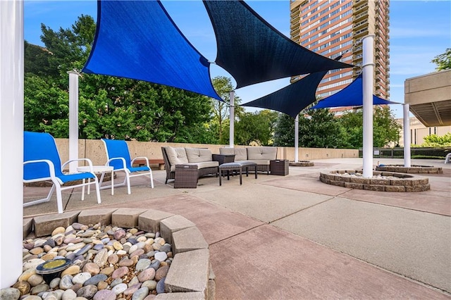 2525 Main St Unit 305, Kansas City, MO 64108 - view of patio with outdoor lounge area