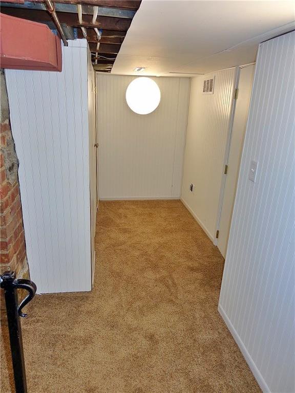 1909 S Broadway St, Pittsburg, KS 66762 - finished below grade area with carpet