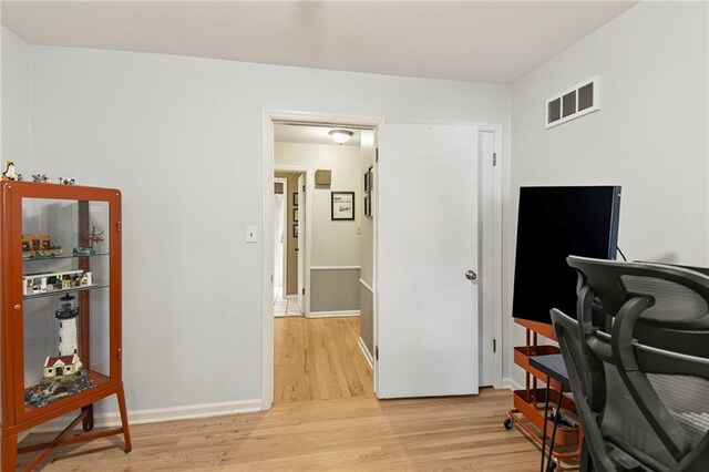 9934 Ballentine Dr, Overland Park, KS 66214 - office space featuring light wood-type flooring and baseboards
