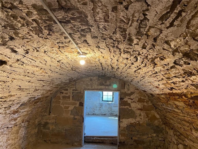 12811 W 71st St, Shawnee, KS 66216 - bonus room featuring vaulted ceiling