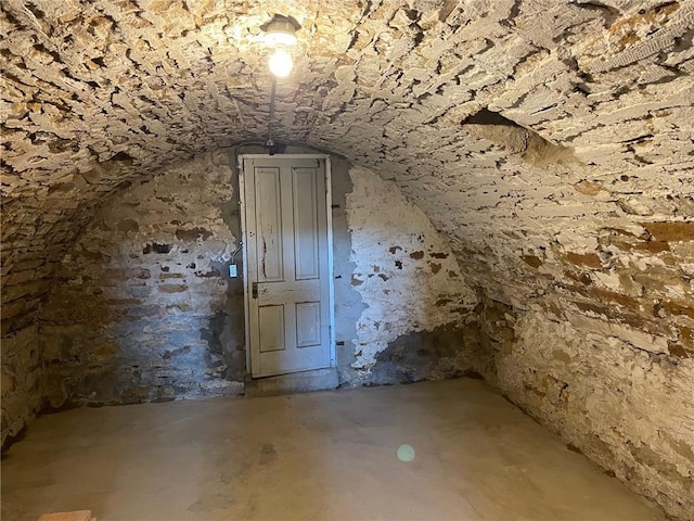 12811 W 71st St, Shawnee, KS 66216 - bonus room featuring vaulted ceiling