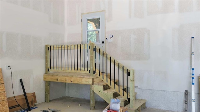 104 Lakeshore Dr, Kimberling City, MO 65686 - view of stairway