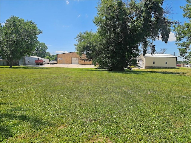 610 S Chestnut St, Iola, KS 66749 - photo 1
