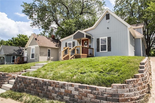 1975 Parallel Pkwy, Kansas City, KS 66104 - bungalow with a front lawn