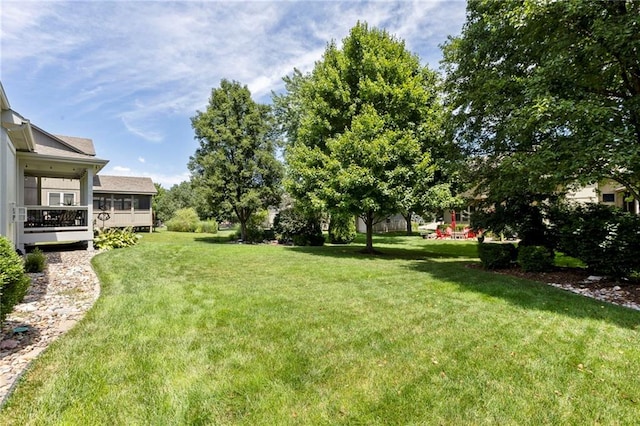 16369 S Woodstone Dr, Olathe, KS 66062 - view of green lawn