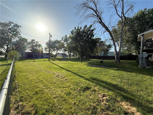 913 N Pine St, Cameron, MO 64429 - view of yard