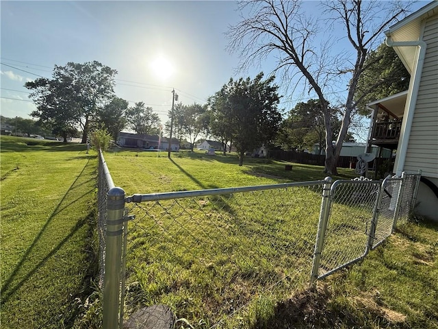 913 N Pine St, Cameron, MO 64429 - view of fenced yard