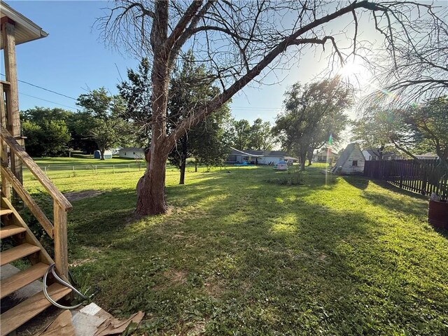 913 N Pine St, Cameron, MO 64429 - view of yard