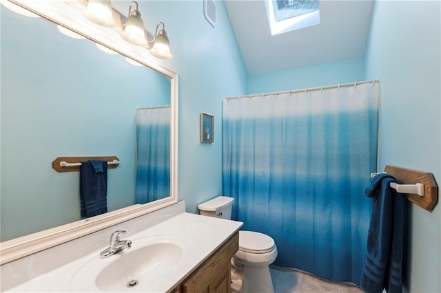 11808 W 128th St, Overland Park, KS 66213 - full bathroom with vanity, a skylight, lofted ceiling, and a shower with shower curtain