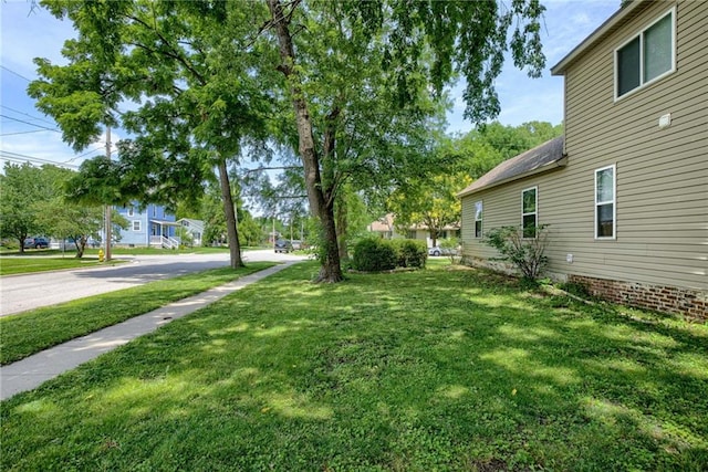 203 E Elm St, Olathe, KS 66061 - view of grassy yard