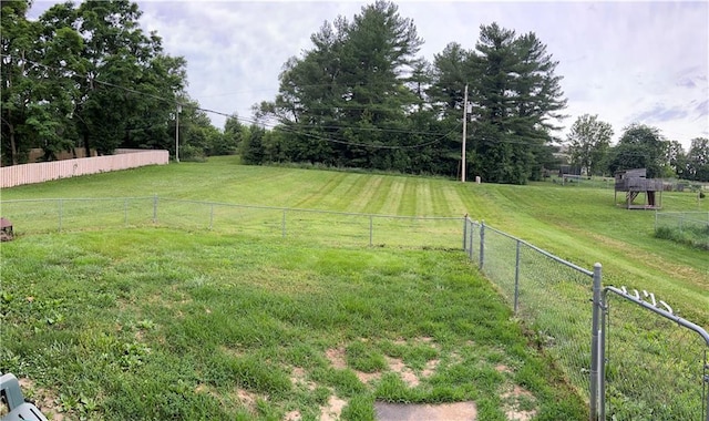 1423 Hickory St, Atchison, KS 66002 - view of yard with a rural view