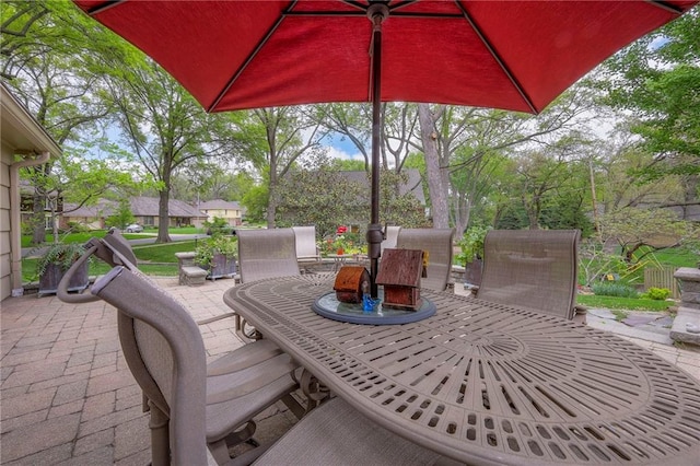 9015 Outlook Dr, Overland Park, KS 66207 - view of patio with outdoor dining space