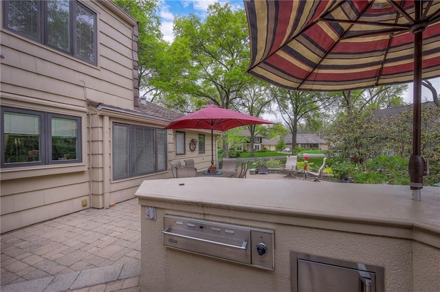 9015 Outlook Dr, Overland Park, KS 66207 - view of patio / terrace