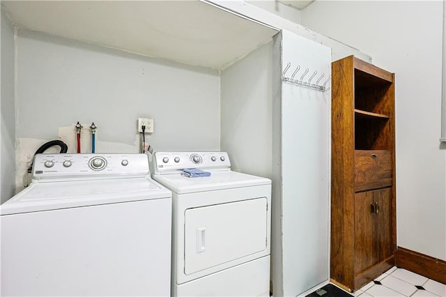 2627 Renick St, Saint Joseph, MO 64507 - laundry room with independent washer and dryer