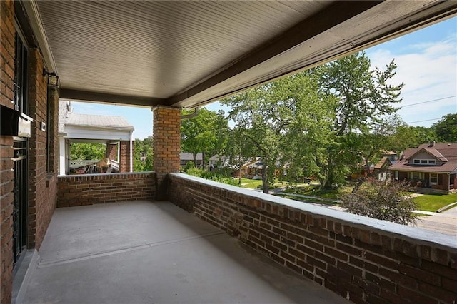 5236 Woodland Ave, Kansas City, MO 64110 - view of balcony
