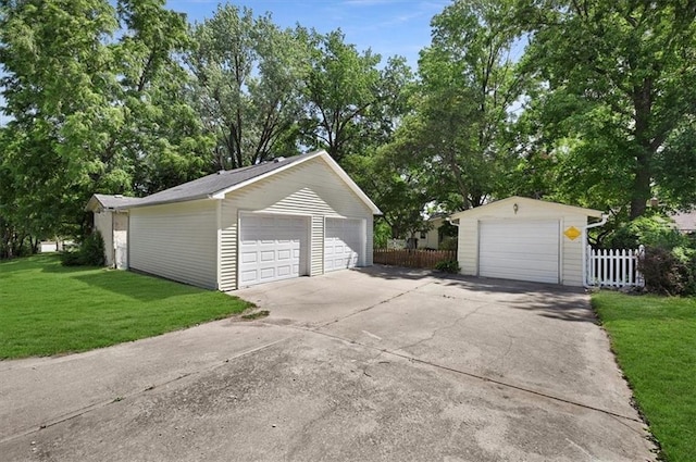 2704 Garland St, Leavenworth, KS 66048 - view of detached garage